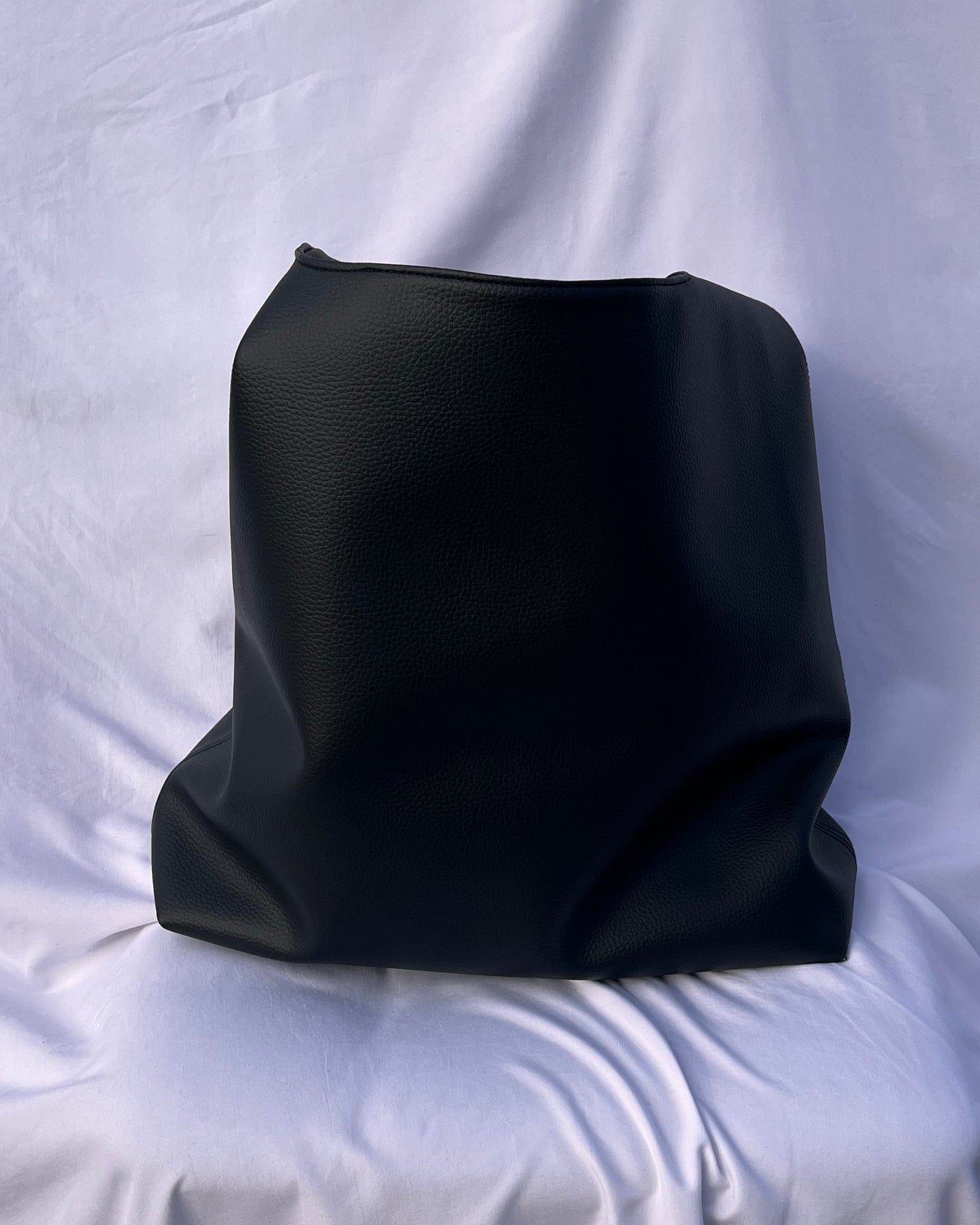 Bottomless tote