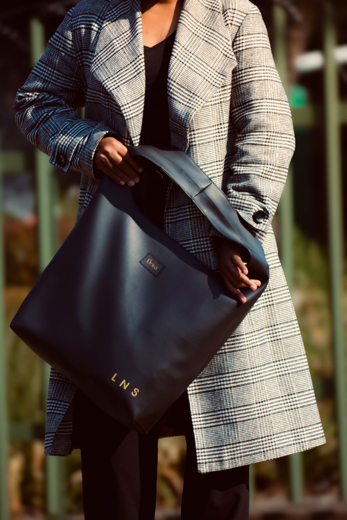 Bottomless tote